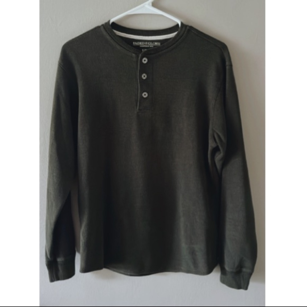 Dark green waffle sleeve shirt
